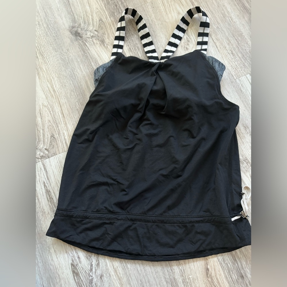 NWOT Lululemon tank